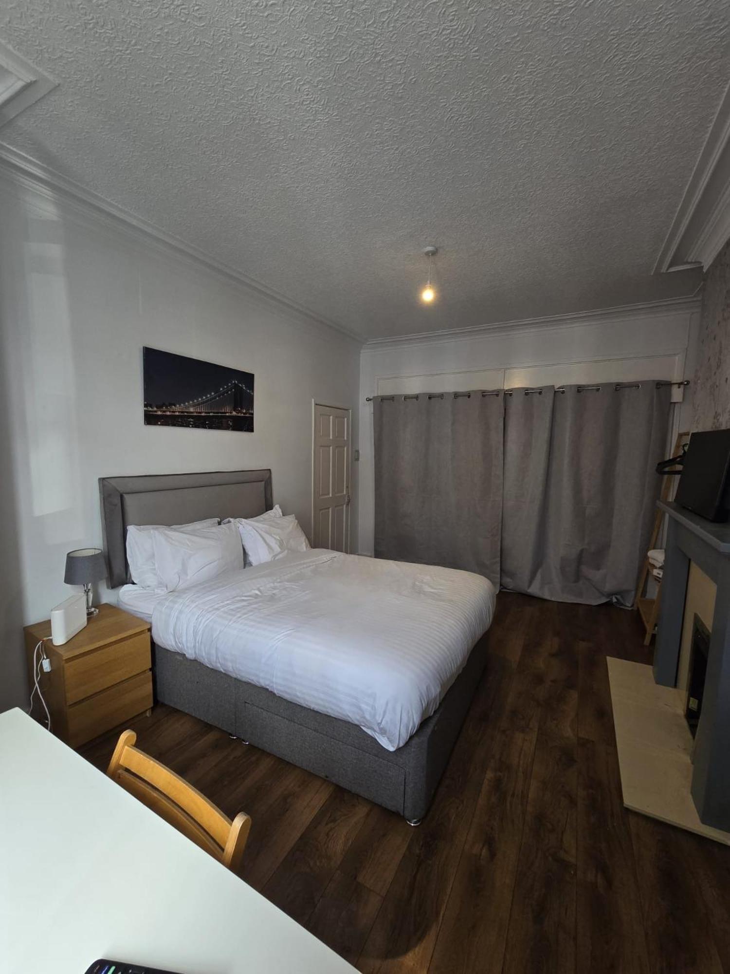 Poshval Hotel แมนเชสเตอร์ ภายนอก รูปภาพ